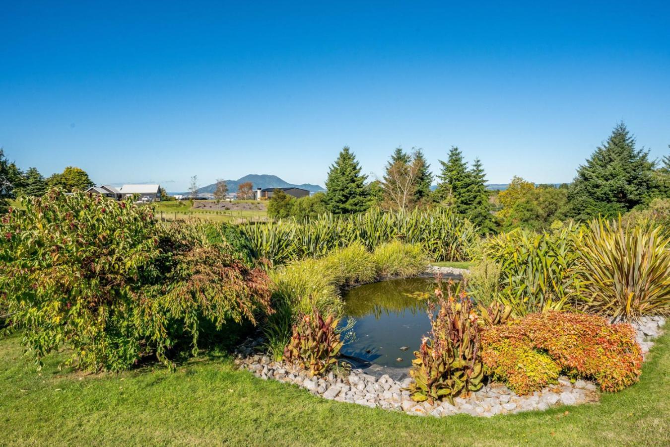 Mountviews Lodge Taupo Exterior foto