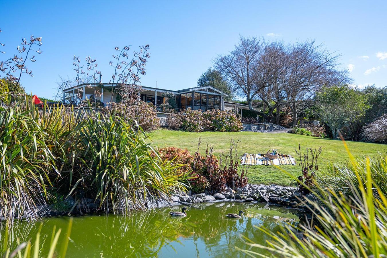 Mountviews Lodge Taupo Exterior foto